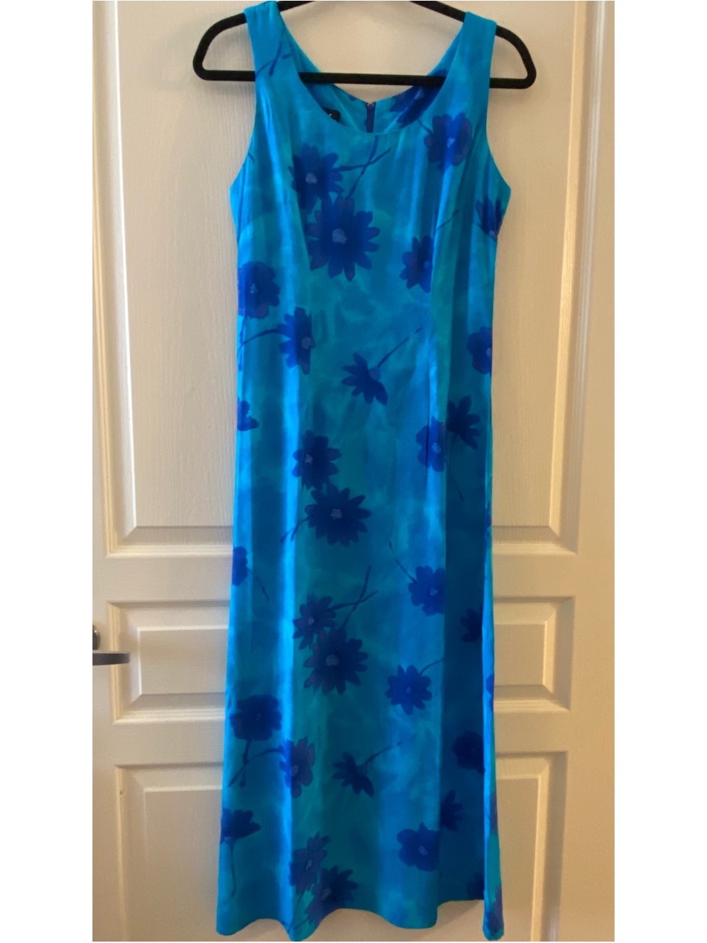 VINTAGE Women’s Sleeveless Floral Maxi Dress in Blue